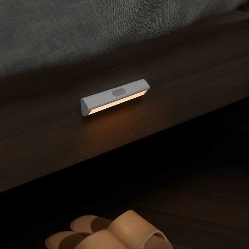 Induction LED-nattlampa med 2 nivåer av ljusstyrka